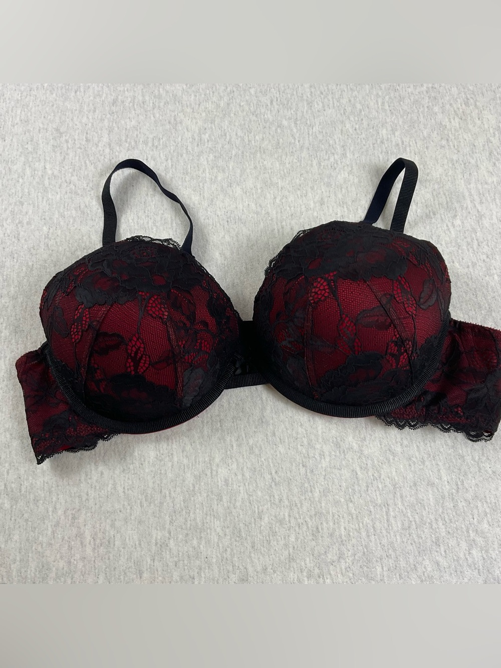 Torrid Curves Push-Up Bra Women’s 44C Floral Lace Padded Underwire Red and Black